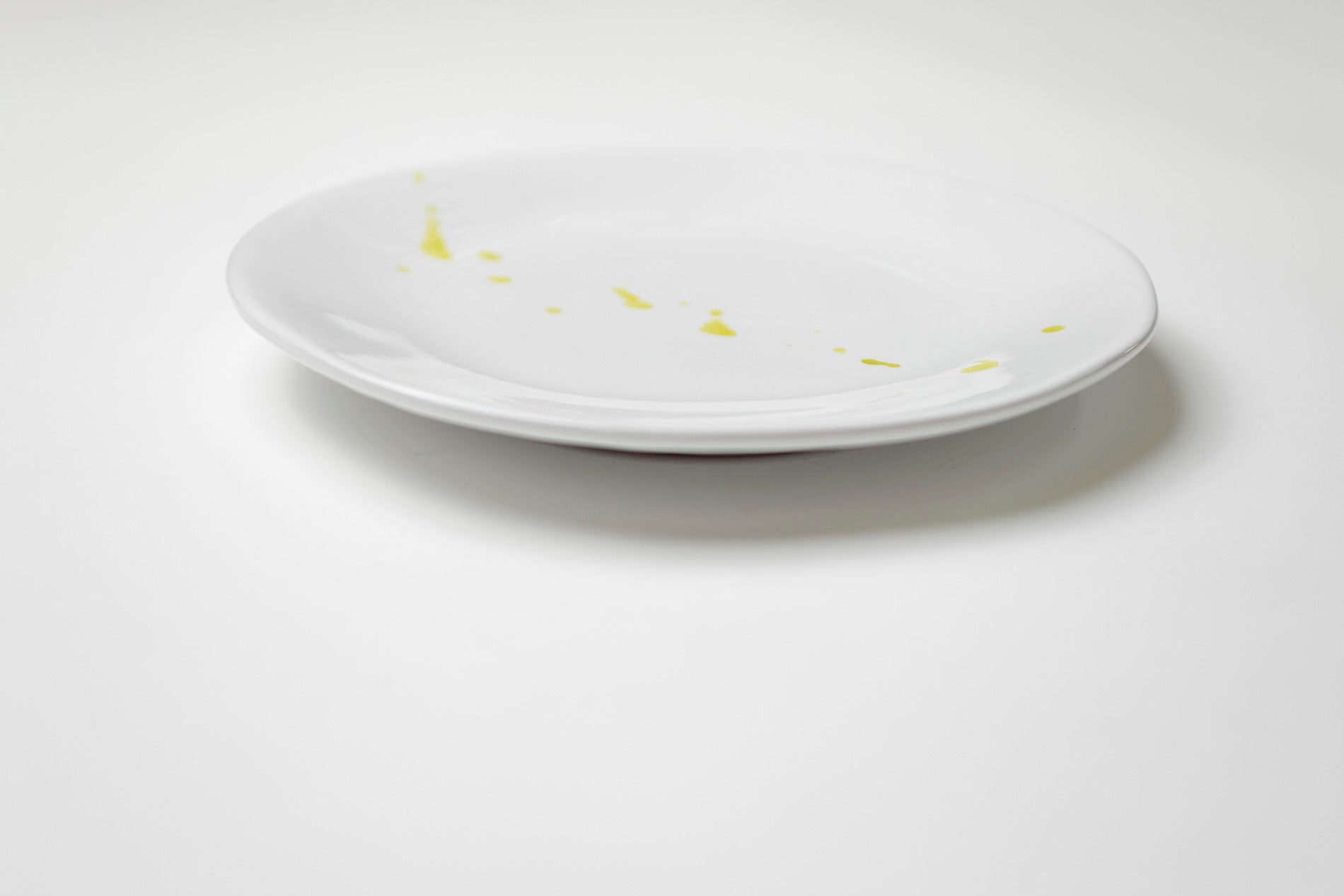 The Olive Oil Splash Dinnerware