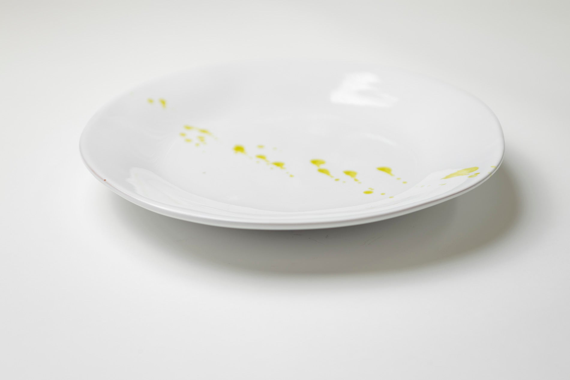 The Olive Oil Splash Dinnerware
