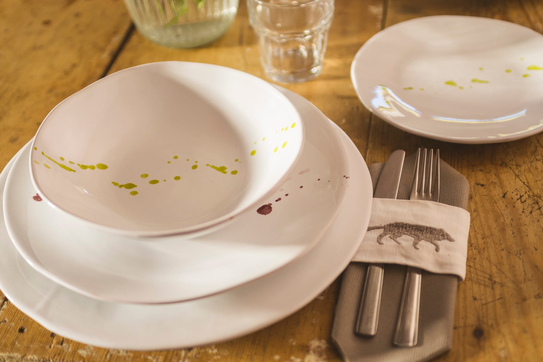 The Olive Oil Splash Dinnerware
