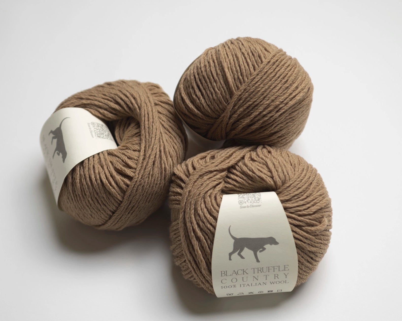 Black Truffle Country Wool Yarn — Summer Pastures Beige