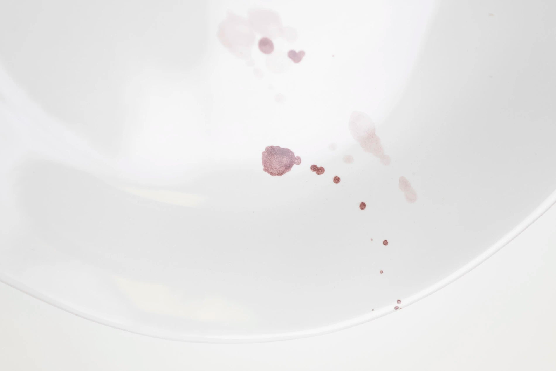The Red Wine Splash Dinnerware