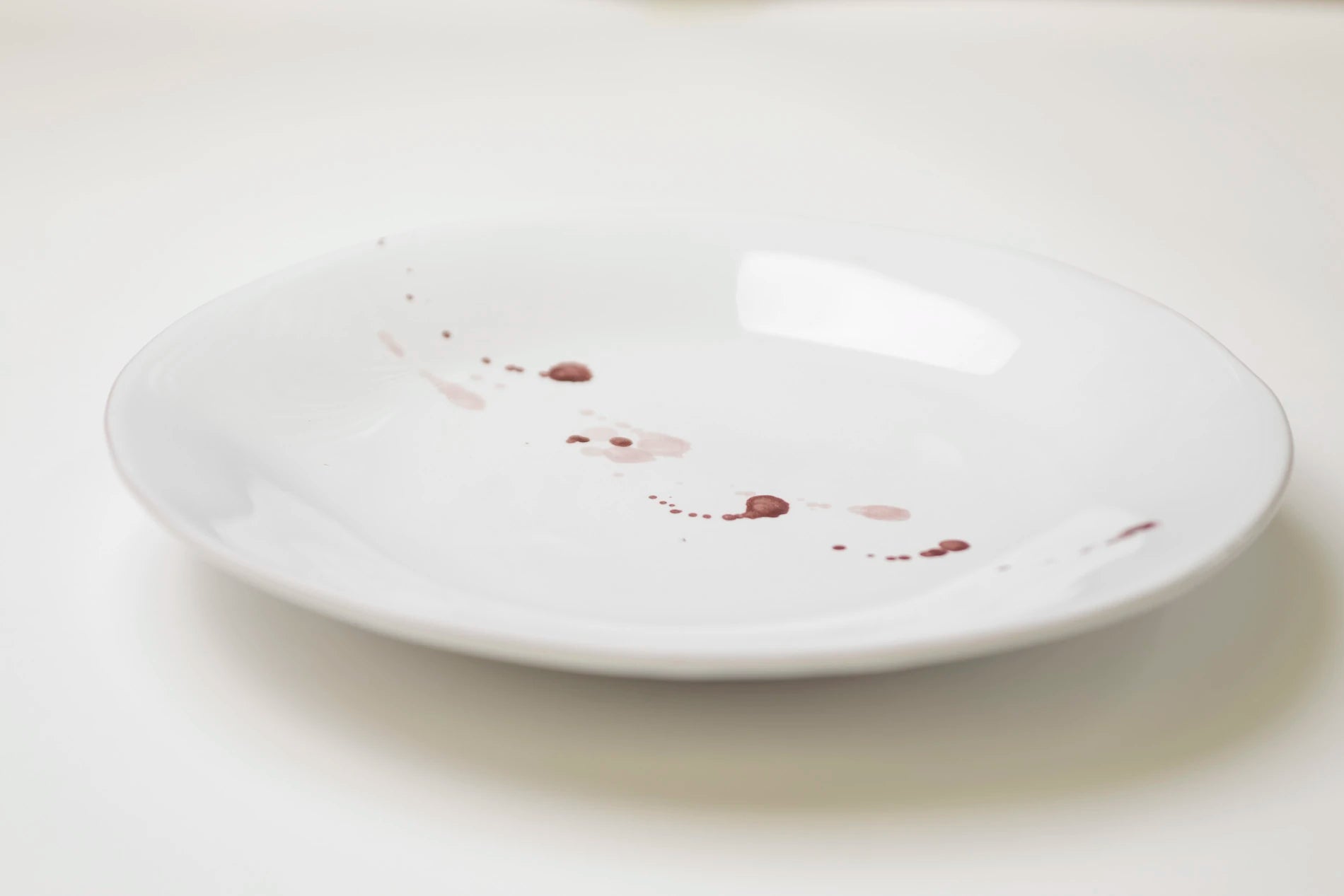 The Red Wine Splash Dinnerware
