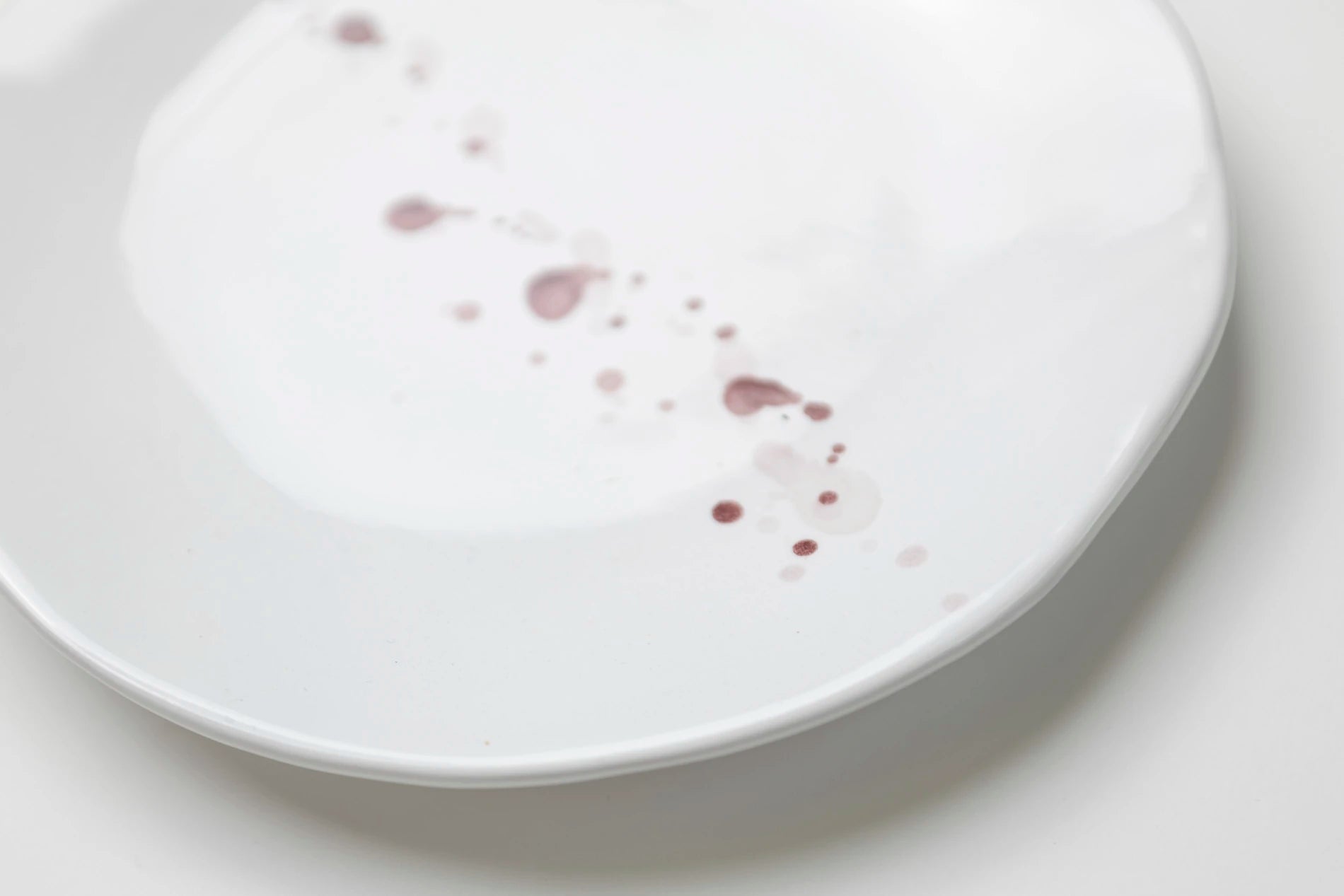 The Red Wine Splash Dinnerware